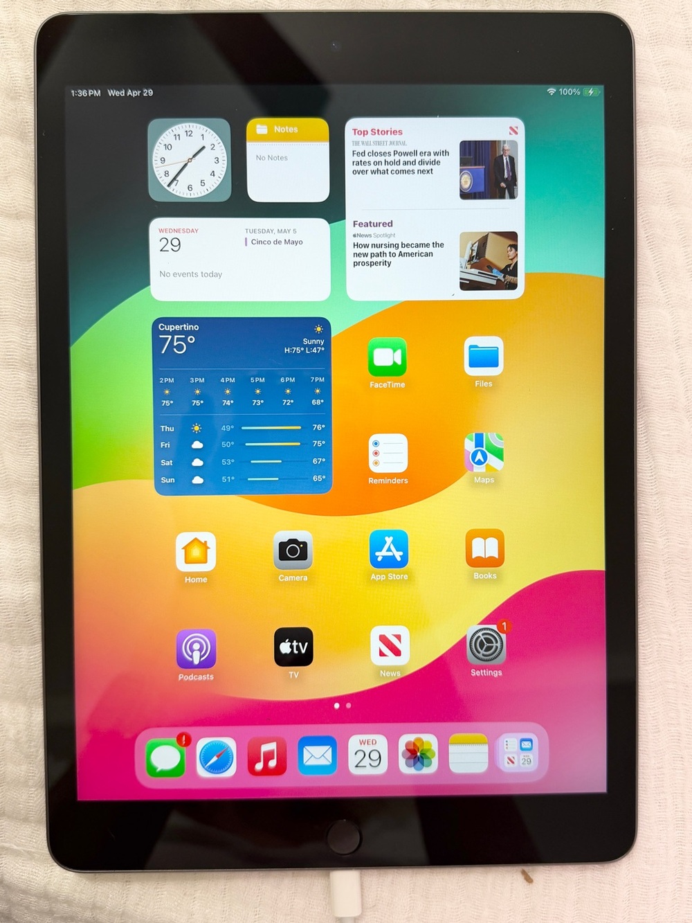 Apple iPad 9th Gen 64 GB in Space Gray WiFi - Picture 6 of 17